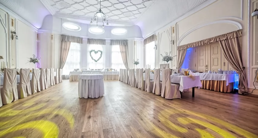 Elegancja i trwałość. Dlaczego warto wybrać sztukaterię gipsową od Nord-Gips do Twojego wnętrza?