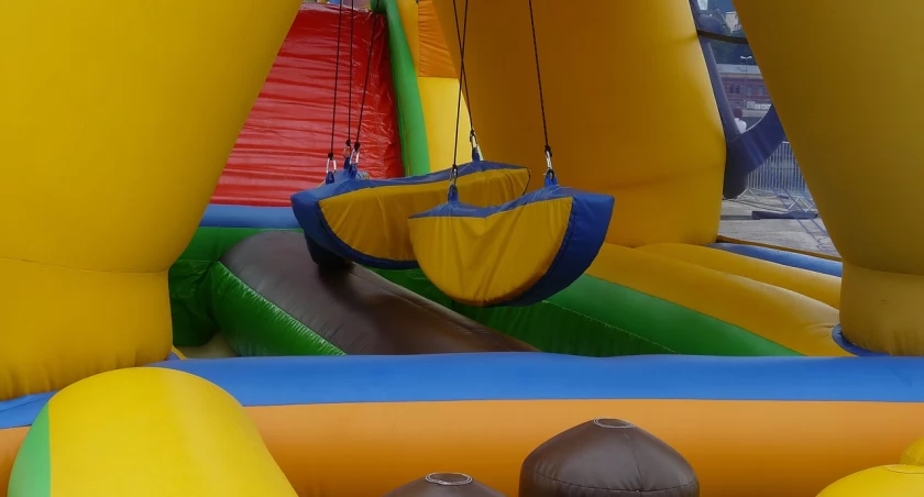 Ile kosztuje wynajem dmuchańca do rywalizacji dla dorosłych?