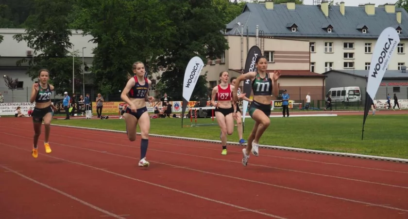 Lekkoatletyczne zmagania w ramach memoriału Szklarczyka w Suchej Beskidzkiej