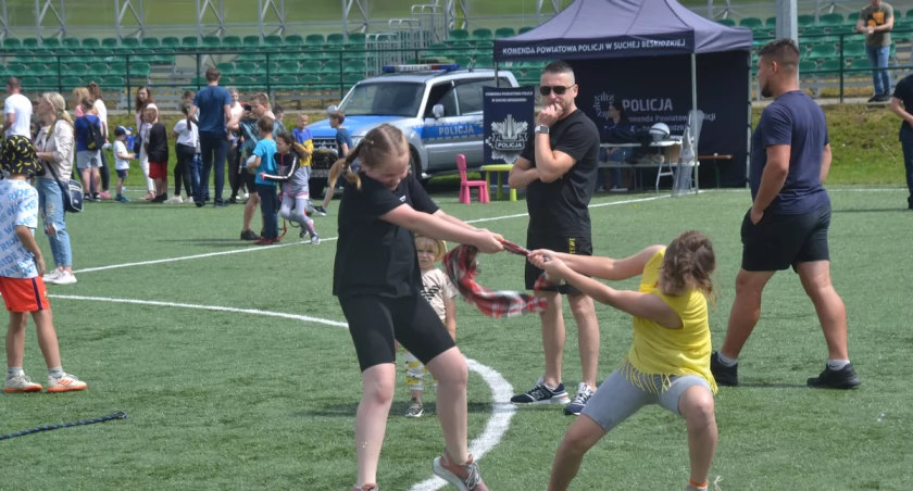 Grad nie był przeszkodą, czyli wielki sukces I Podbabiogórskiego Dnia Dziecka w Lachowicach