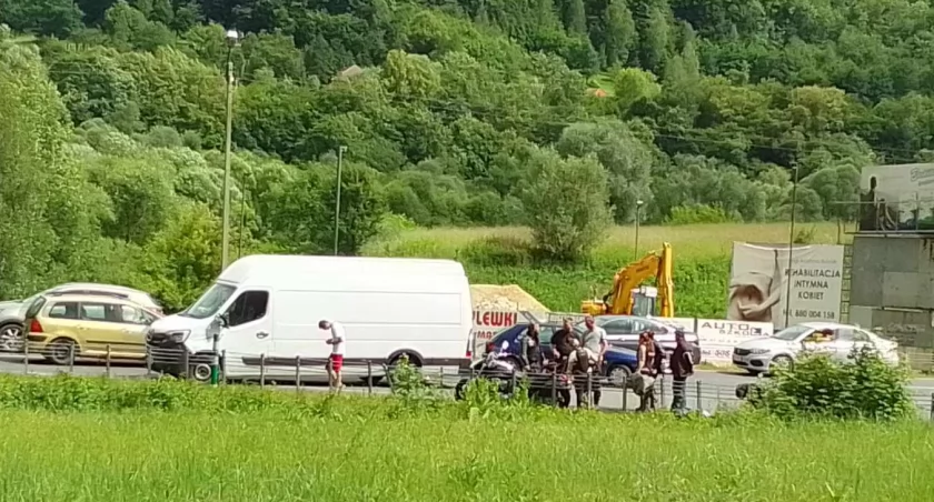 Feralne wyprzedzanie na podwójnej linii ciągłej 
