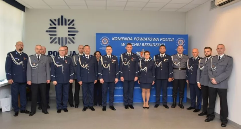 Uroczyste pożegnanie Roberta Michny z suską Komendą Powiatową Policji 