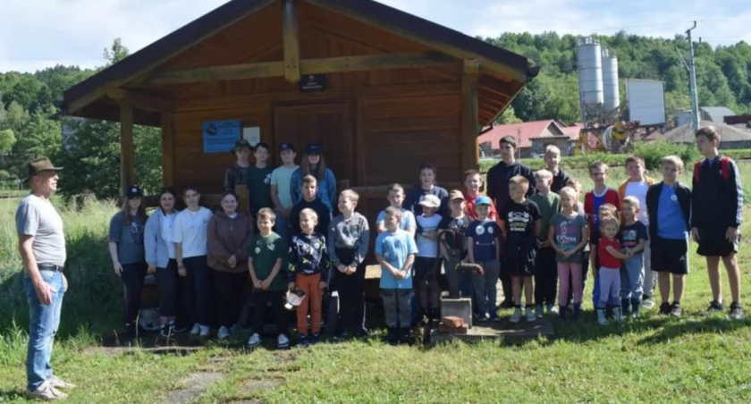 Dzień Dziecka z Wędką: Sukces Zawodów Wędkarskich dla Dzieci