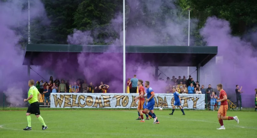 B-KLASA WADOWICE: Kanada w Zembrzycach bez happy endu. Świt oślepił Sosnowiankę, Buda razy cztery. Koniec serii Tempo, Grom ratuje remis w 95 minucie!