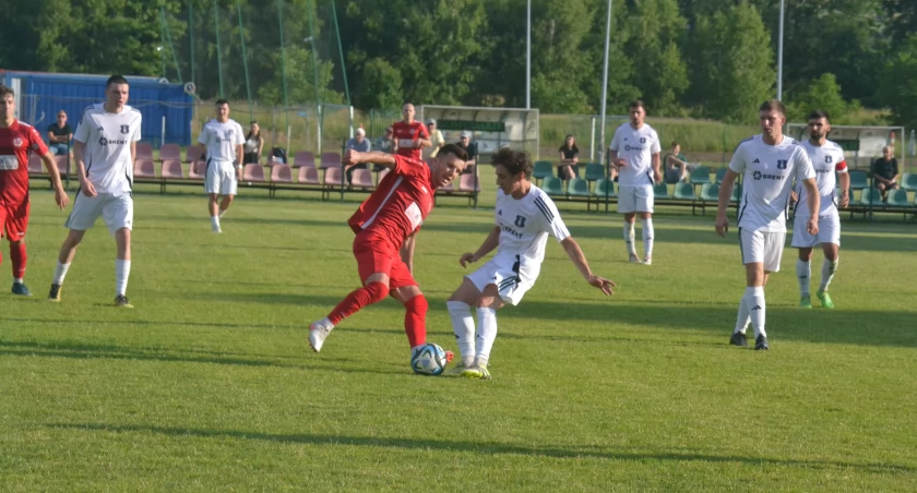 V-LIGA: Zapominalska Białka traci trzy gole w dziesięć minut