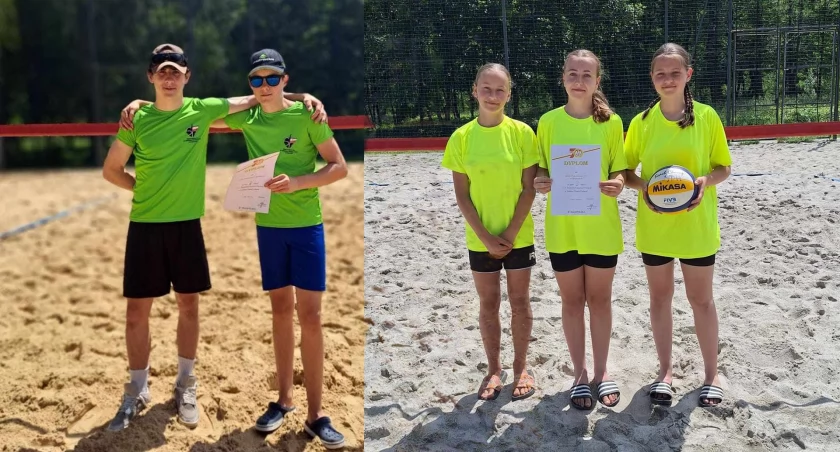 Przygoda uczennic ze Stryszawy i uczniów z Jordanowa z siatkówką plażową wciąż trwa