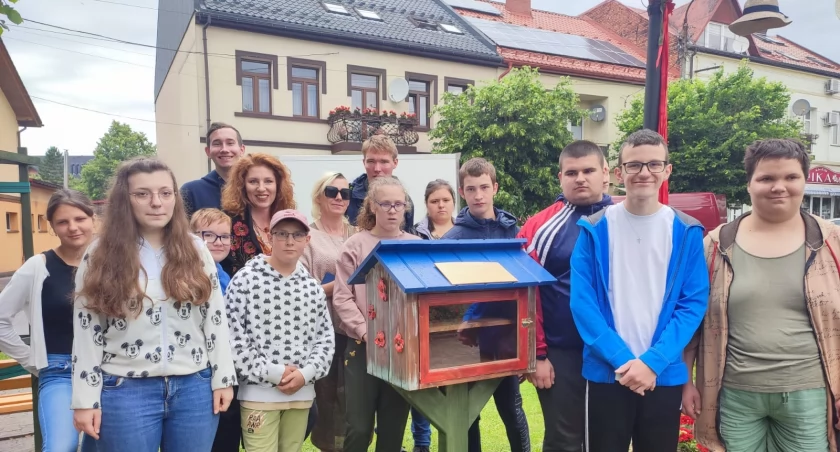 Maków: Mieszkańcy będą się mogli wymieniać książkami? Budki na nie już są! 