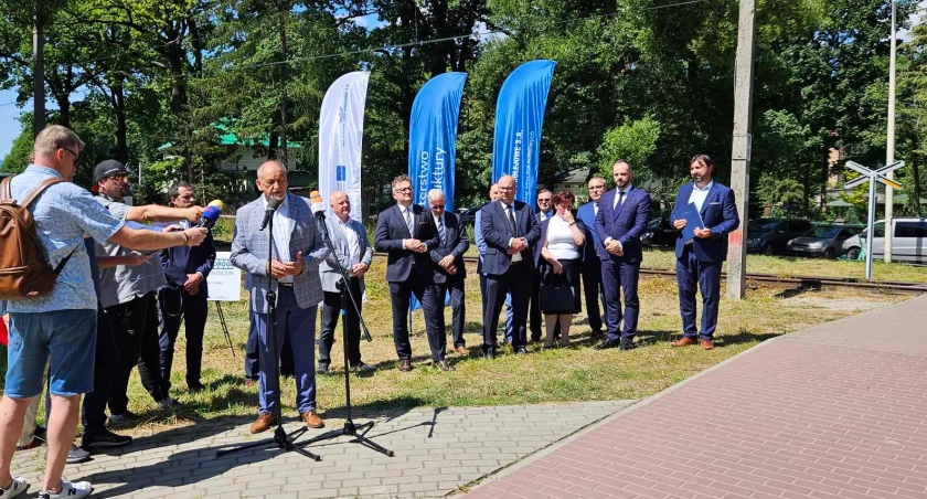 Trasa kolejowa Sucha Beskidzka – Żywiec zyska nowy standard. Jest umowa na inwestycję