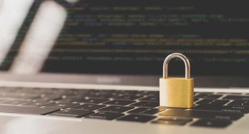 Jak zabezpieczyć swoją firmę przed cyberatakami i kradzieżą danych?