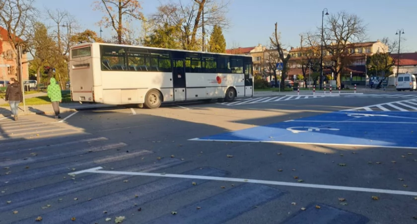 Przepisy i własne bezpieczeństwo mają za nic. Co zrobi dzielnicowy? 