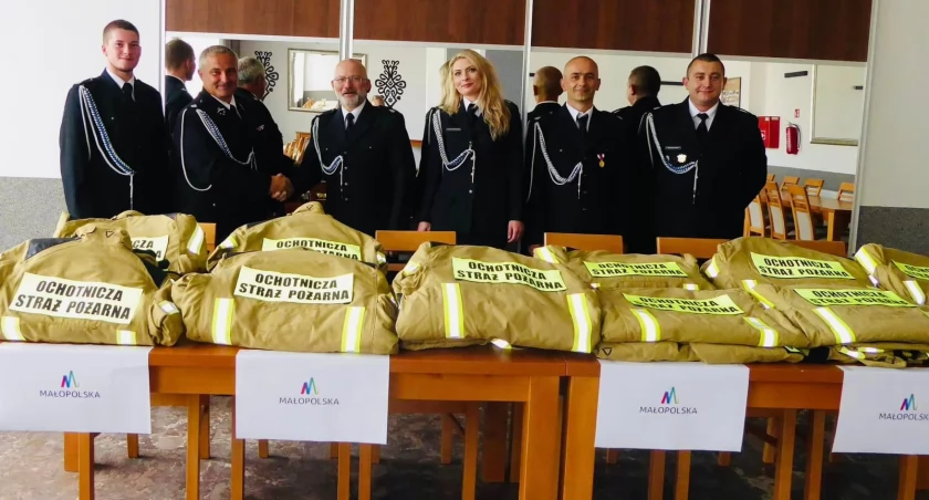 Nowe ubrania ochronne dla strażaków z OSP Zawoja i Skawica