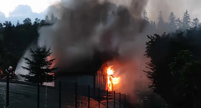 Wieczorny pożar w Pewelce
