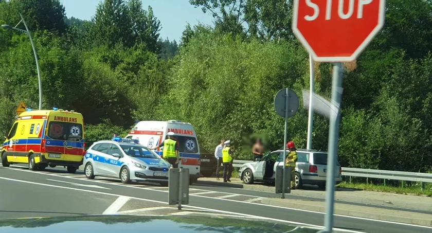 Kolizja na skrzyżowaniu w Suchej Beskidzkiej