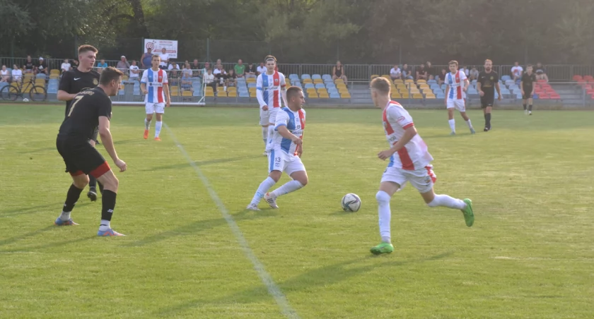 Puchar Polski: Okręgówka wchodzi do gry. Zawoja jedzie na Białkę, derby gminy Stryszawy w Lachowicach, Naroże w Sidzinie
