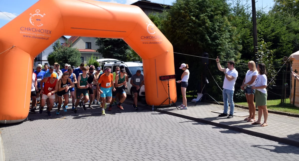 Mateusz Guzik, Zofia Moniak, Piotr Odzowiały i Gabriela Kania-Knapczyk triumfują w Biegu Górskim i Nordic Walking pamięci Wojtka Pazdura
