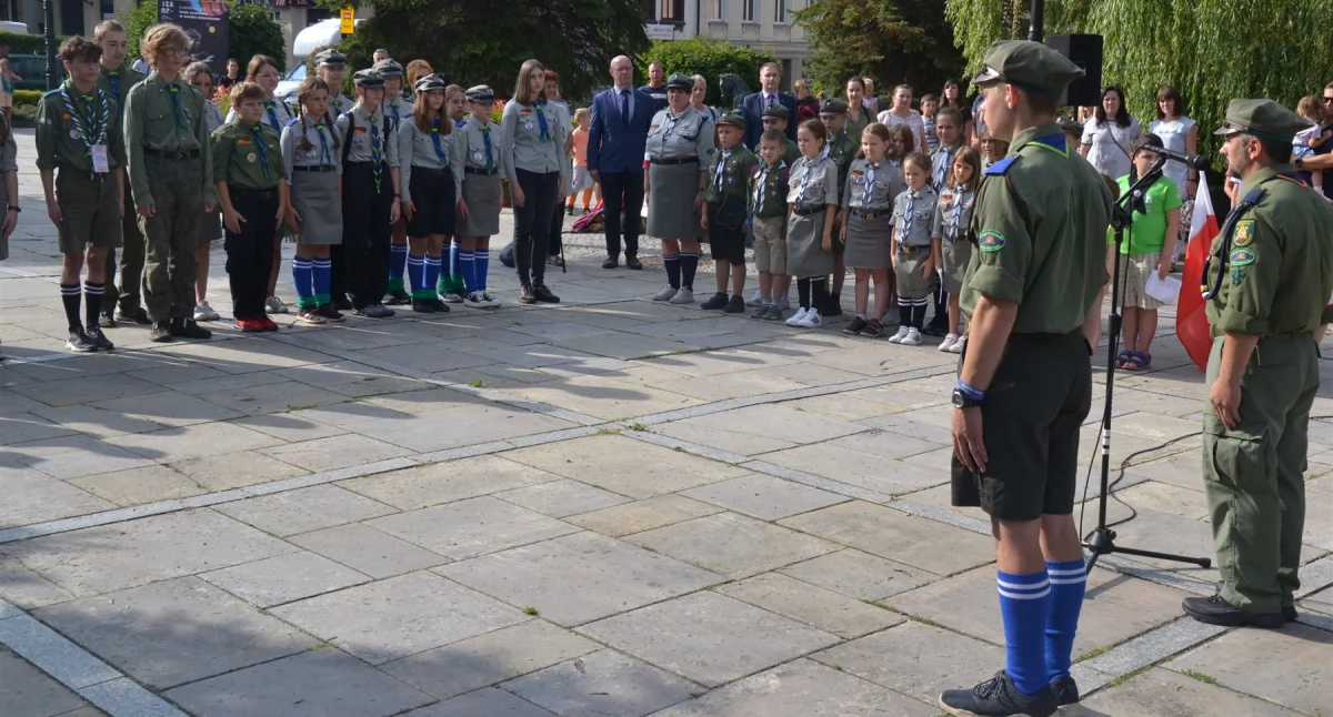 Harcerze upamiętnią 80. rocznicę wybuchu Powstania Warszawskiego. Stańmy z nimi do apelu 