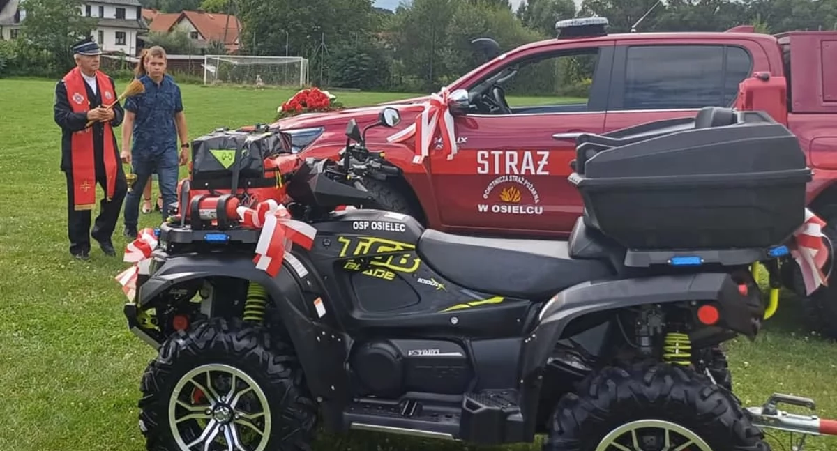 Nowy sprzęt dla strażaków w Osielcu: Uroczyste poświęcenie i przekazanie Toyoty Hilux oraz Quada TGB Blade 1000