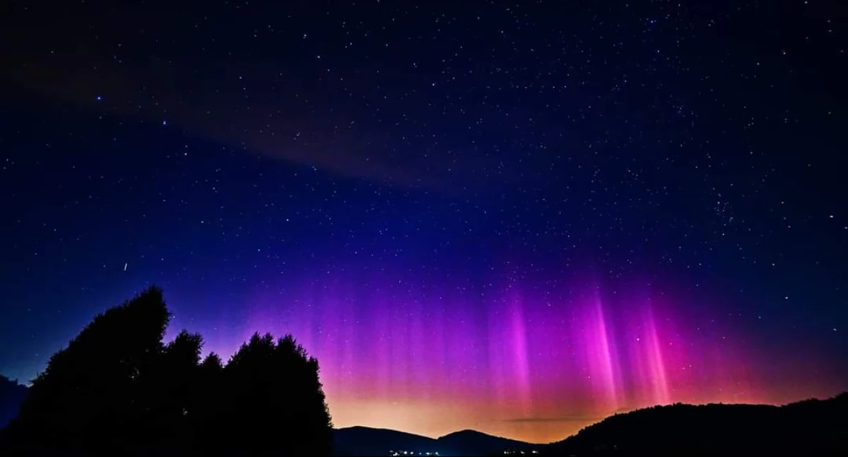 Magiczna noc nad powiatem suskim – zorza polarna i Perseidy