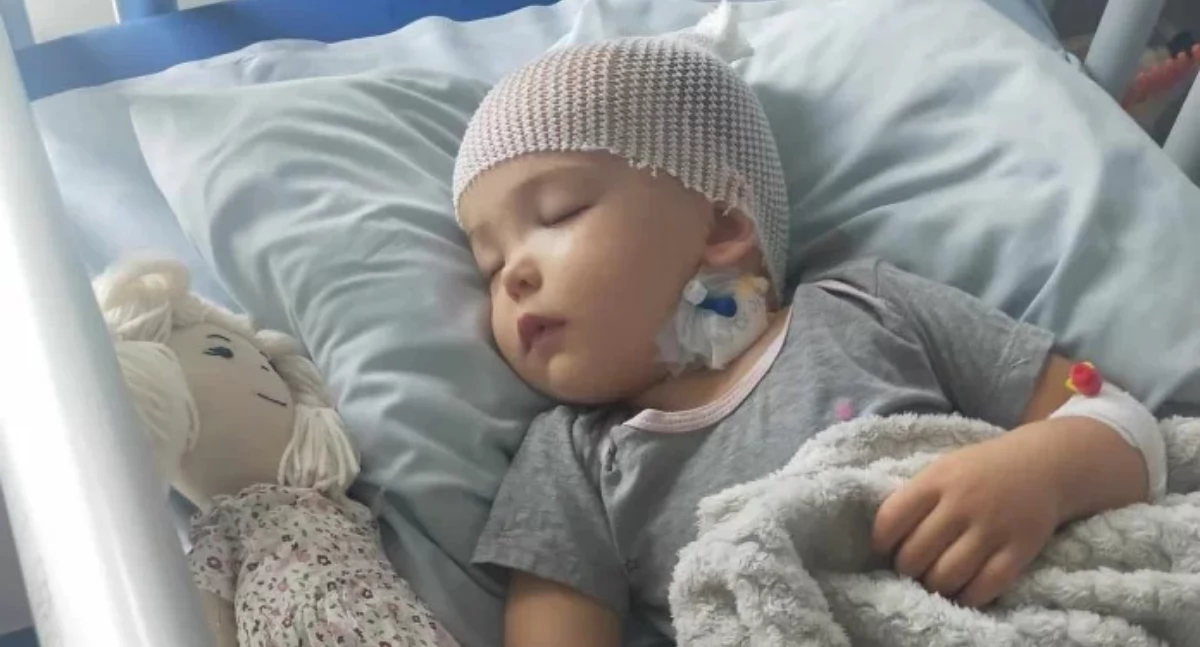 Emilka jest dla nich całym światem. Proszą o pomoc na walkę o jej życie  