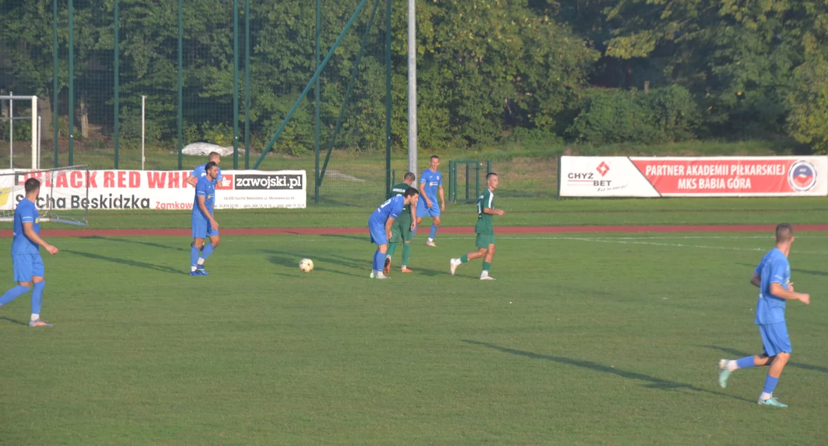 Piłkarska środa: Niepokonane drużyny zagrają w Krzeszowie, Naroże w drodze do odczarowania kolejnego stadionu, szanse Babiej Góry i BCS Zawoi