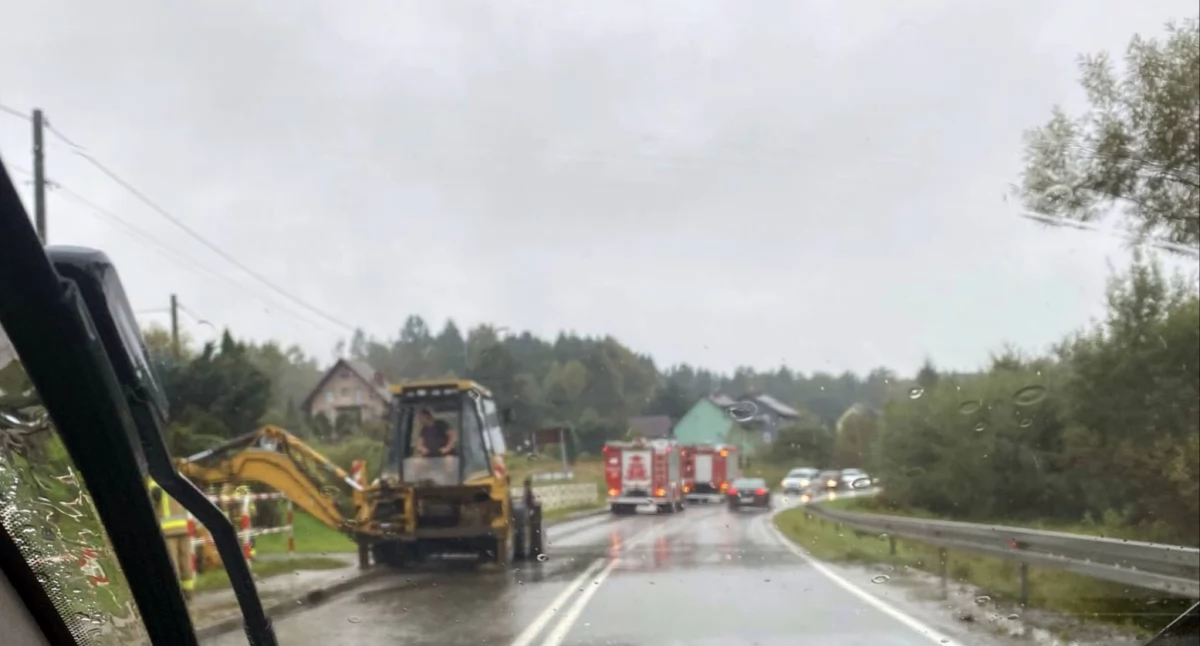 Strażacy walczą z zatkanymi przepustami 