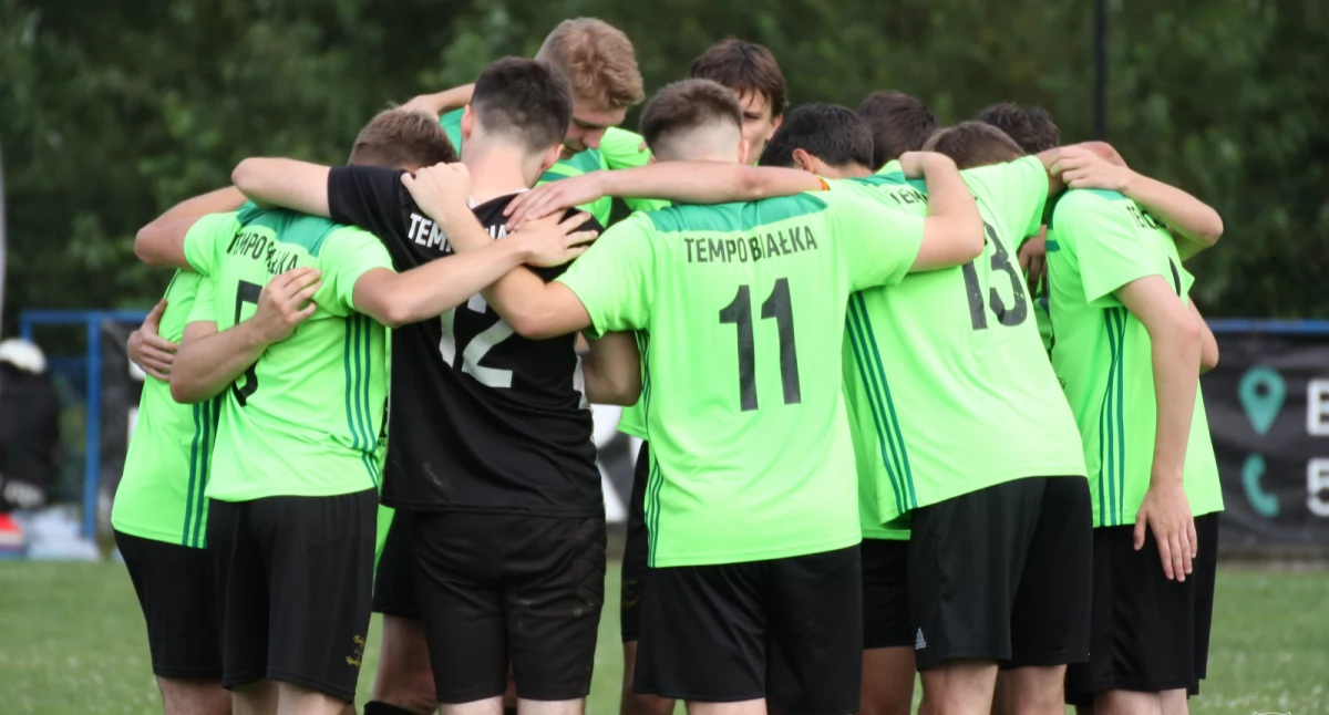 B-KLASA: Sensacja w Stroniu, Tempo przegrywa pierwszy mecz. 2:0 to niebezpieczny wynik dla Halniaka