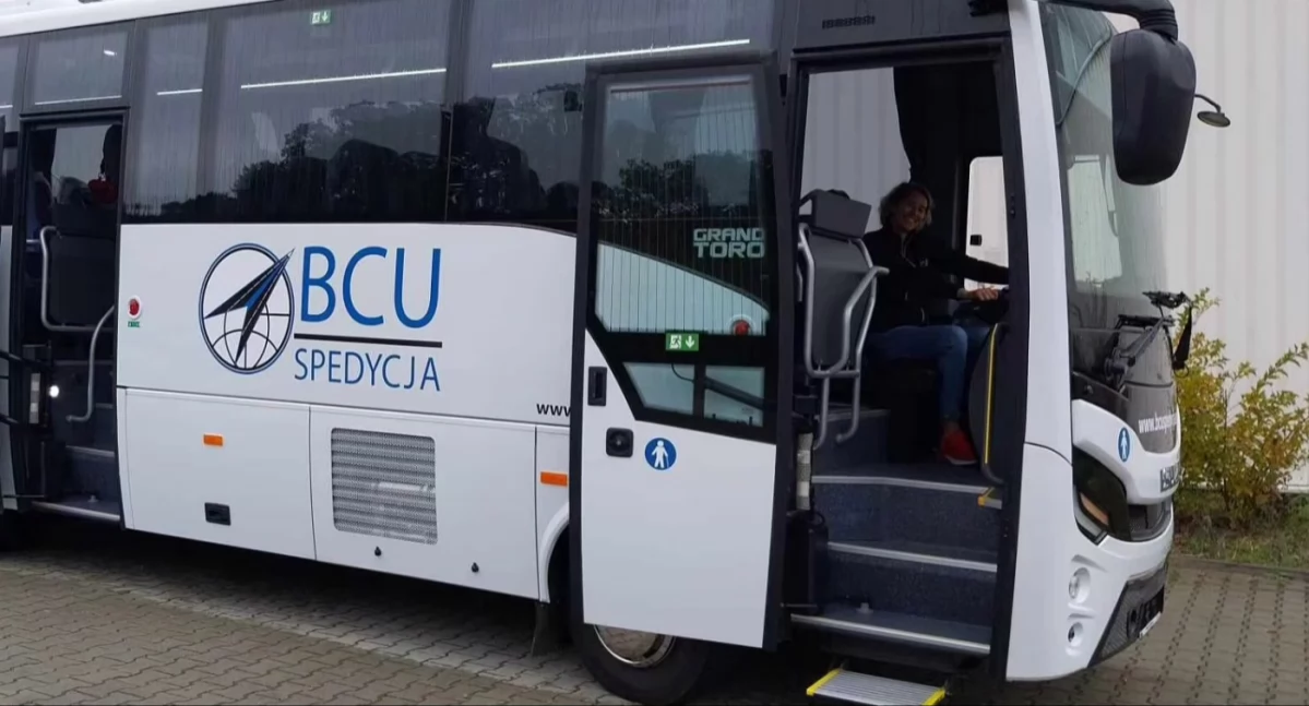 Zespół Szkół im. W. Goetla kupił nowoczeny autobus, a to dopiero początek! 