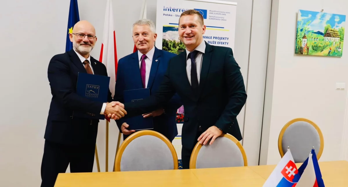 Umowa partnerska na realizację projektu „Tak krawiec kraje” podpisana