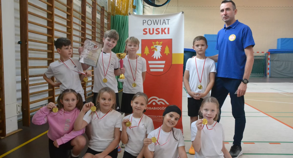 Mali Mistrzowie na start! Puchar i mistrzostwo dla Skawicy, medale i świetna zabawa dla wszystkich