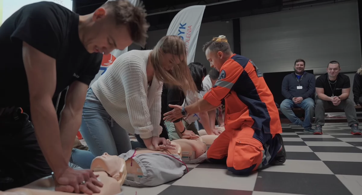 Kurs pierwszej pomocy Kraków – Naucz się ratować życie z Medyk Szkolenia