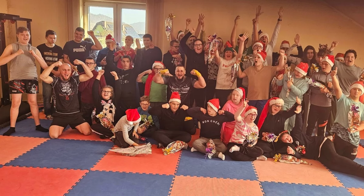 Wielkie serca Fight Club Boruta – wyjątkowe mikołajki dla podopiecznych SOSW Maków Podhalański!