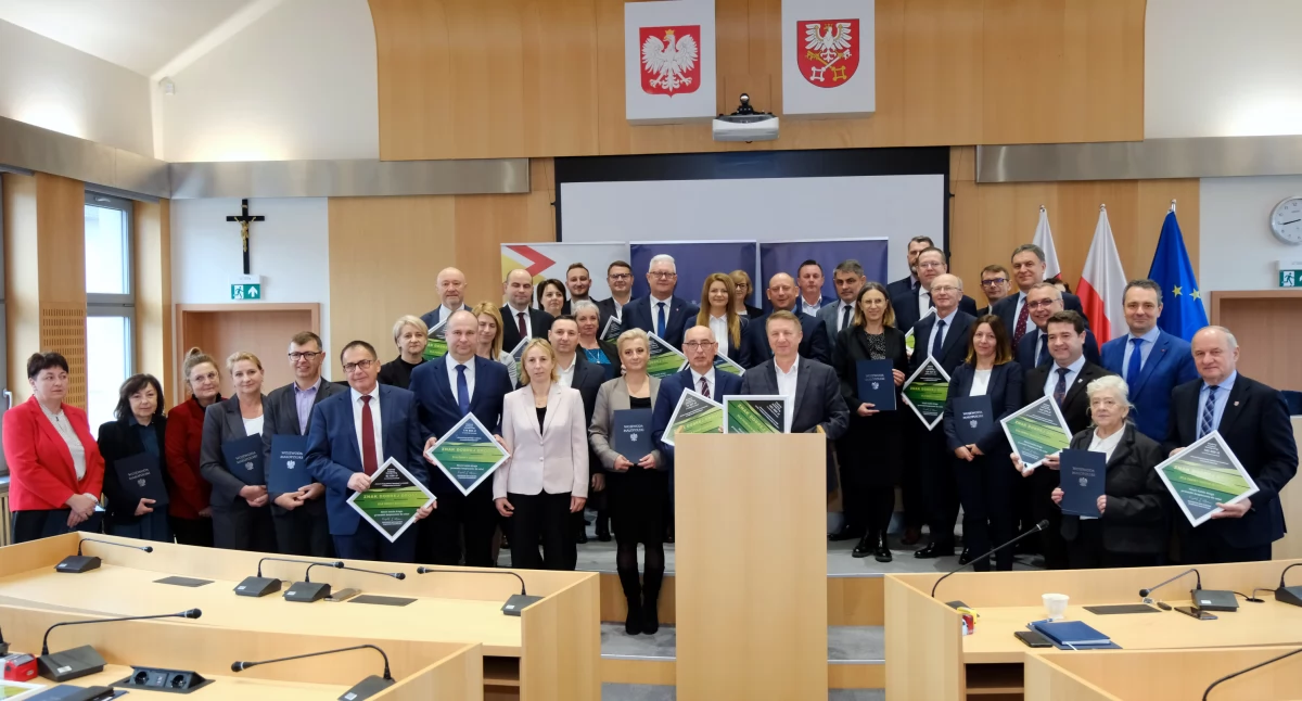Remonty pierwszej potrzeby na drogach w powiecie suskim 