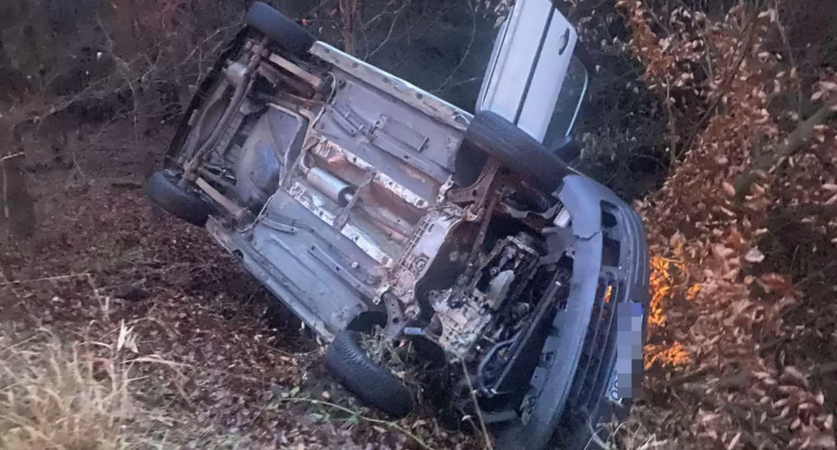 Volkswagen dachował w Wysokiej