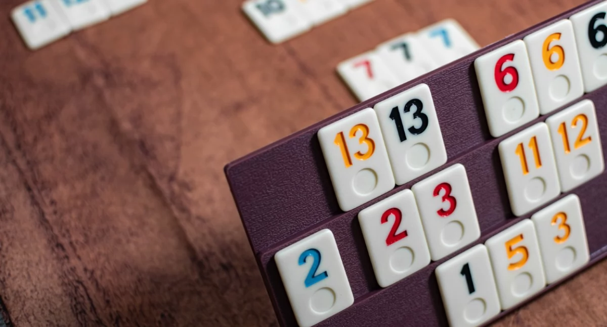 5 powodów, dla których Rummikub jest idealny dla całej rodziny