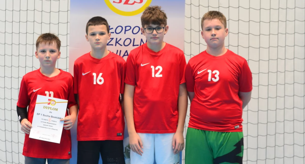 Uczniowie z suskiej jedynki podjęli rękawicę w Wieliczce