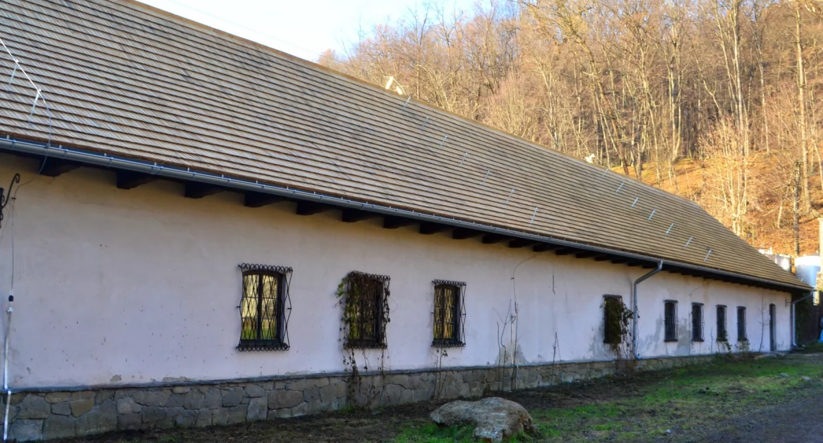 Domek Ogrodnika z nowym dachem 