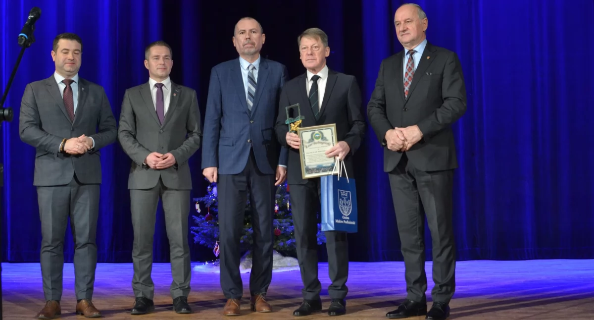 Profesor dr hab. Paweł Valde-Nowak uhonorowany Laurem Babiogórskim stopnia szczególnego 