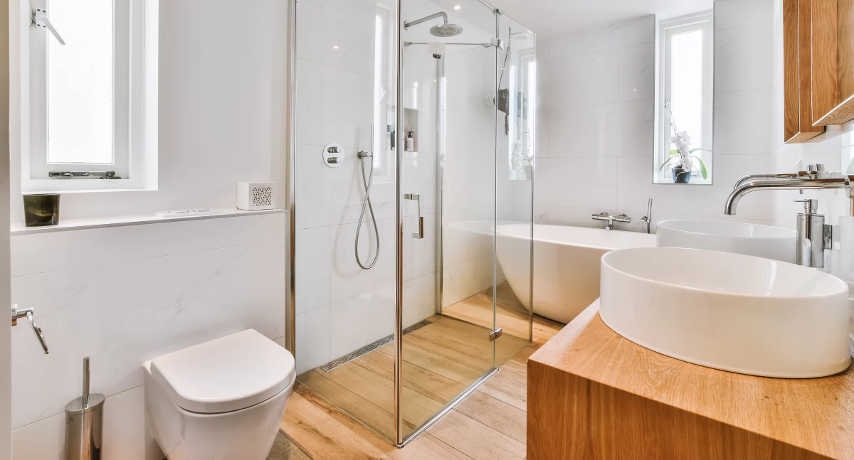 WC podwieszane czy stojące – które rozwiązanie sprawdzi się w Twojej łazience