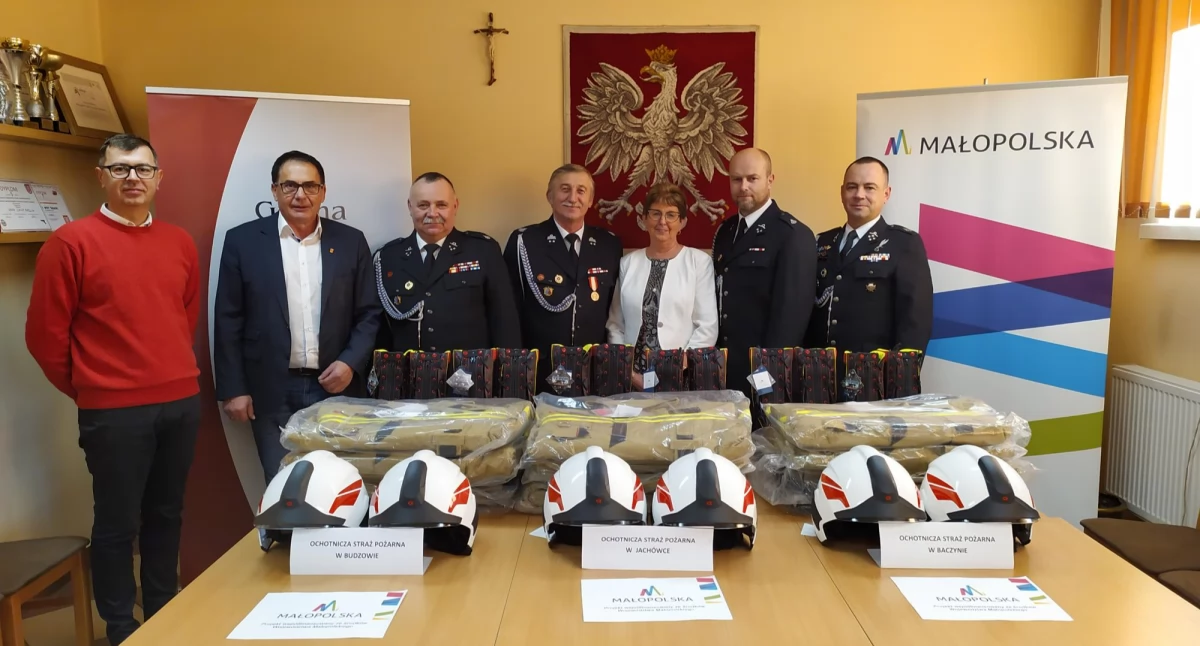 Strażacy z Gminy Budzów otrzymali nowy sprzęt specjalistyczny 