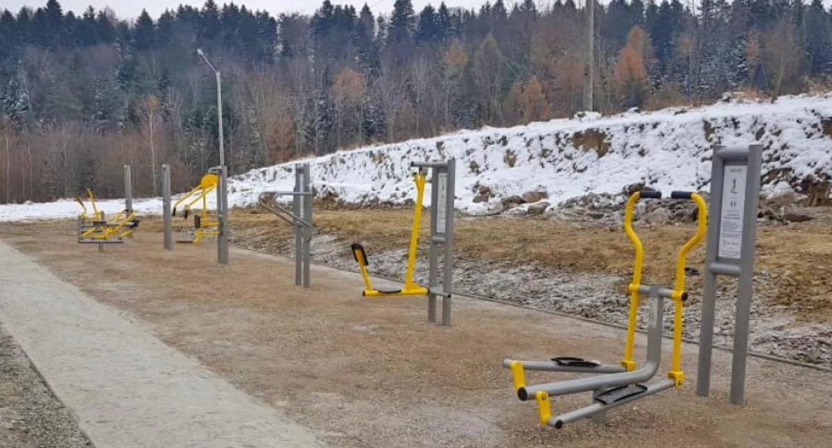 Siłownie zamknięte i plenerowe dobre na zimową kondycję i zdrowie