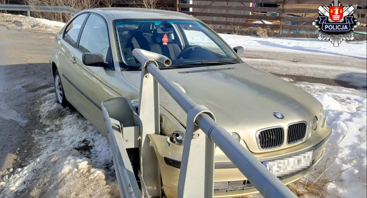  Nietrzeźwy kierowca BMW uderzył w barierki mostu.