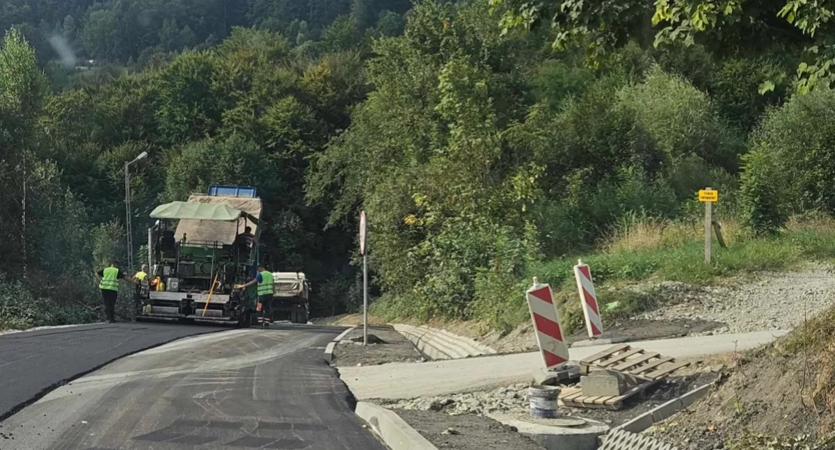 Miliony na drogi w powiecie suskim! Sprawdź, które gminy skorzystają!