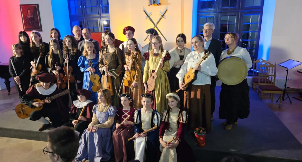 Dźwięki dawnych kolęd na Zamku Suskim [video] 