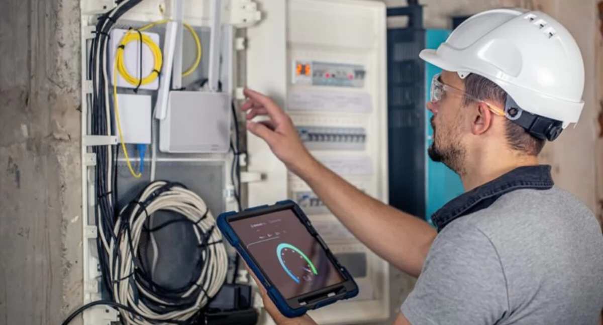 Prefabrykacja rozdzielnic elektrycznych - kompleksowe podejście do bezpieczeństwa i efektywności