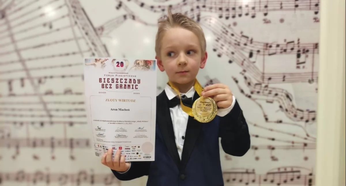 Aron Machoń zdobywcą złotego medalu na Międzynarodowym Festiwalu Pianistycznym (video)