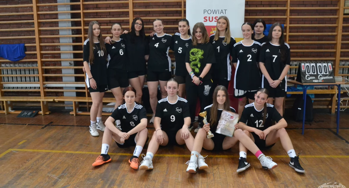 Dziewczyny z Witosa mistrzyniami powiatu w piłkę ręczną
