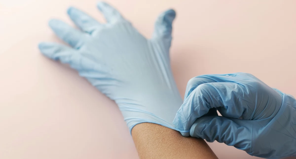 Gdzie wyrzucić rękawiczki lateksowe? Przewodnik po odpadach