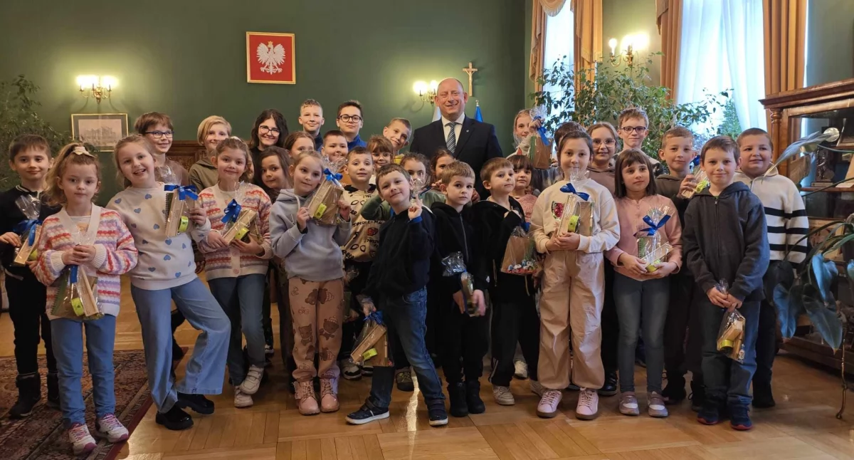 Wojewoda Małopolski zaprosił dzieci z Miejskiej Świetlicy Profilaktycznej w Suchej Beskidzkiej 