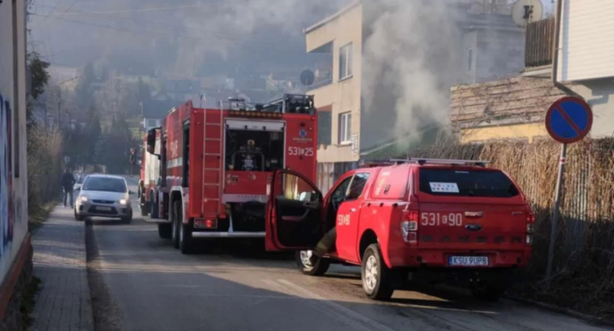 Poranny pożar w Suchej Beskidzkiej (zdjęcia,wideo)