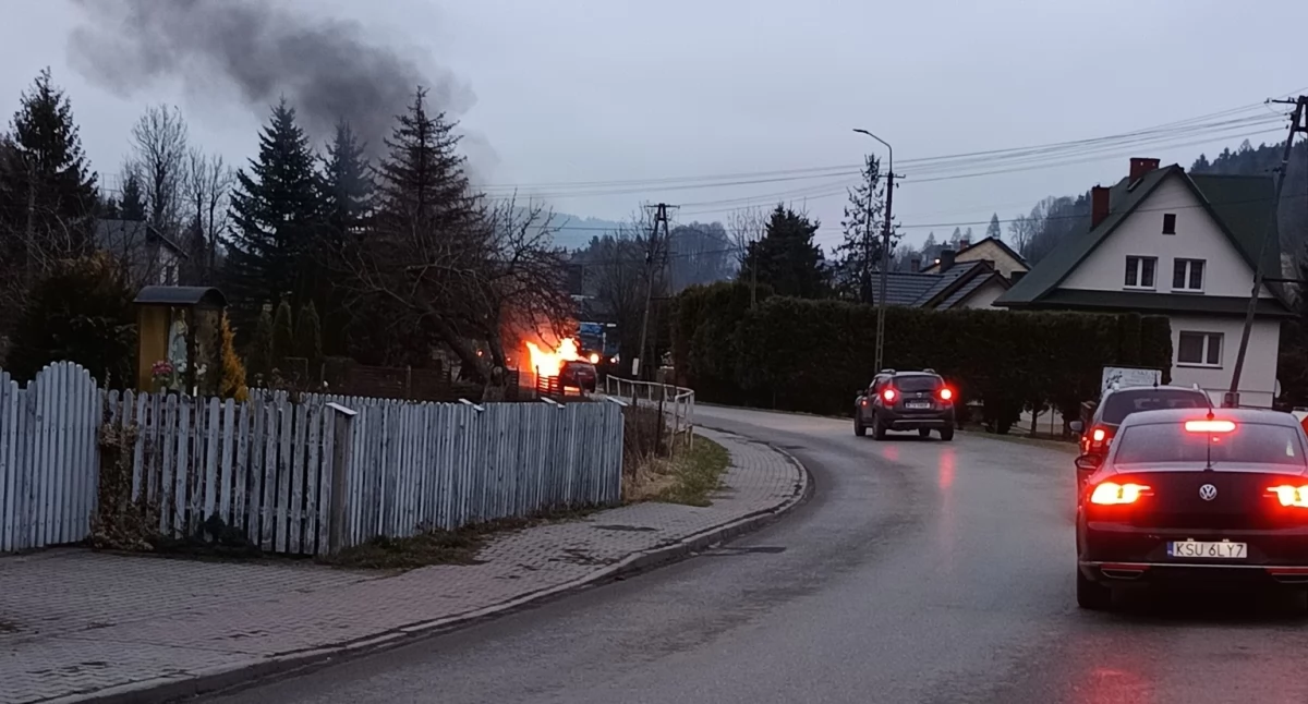 W Lachowicach spłonął samochód 
